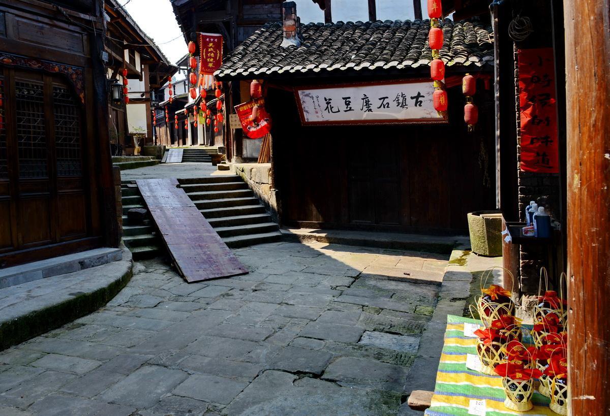 雷东宝搞外遇,《大江大河3》毫无意外,男人有钱真变坏